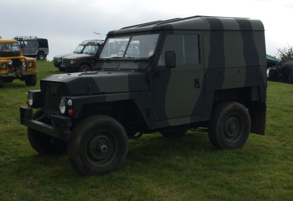 Land Rover Lightweight half-ton hardtop in disruptive camouflage